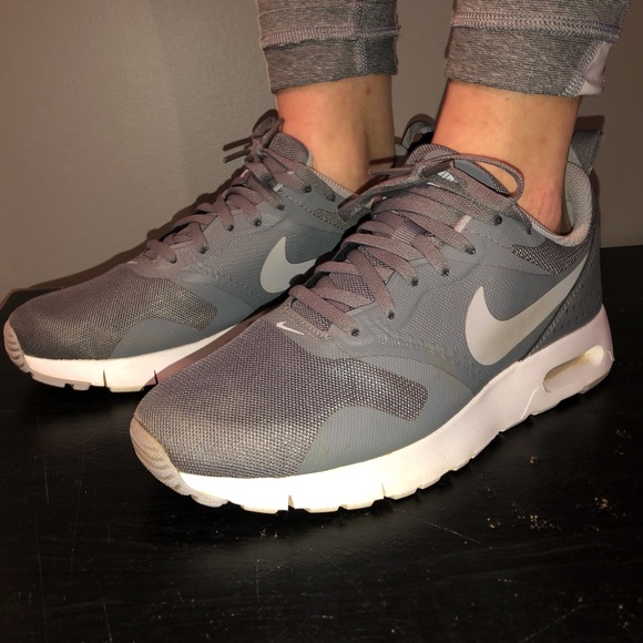 Nike Air Max - Picture 2 of 4